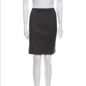 Escada Knee length Skirt size 40 black zip closure